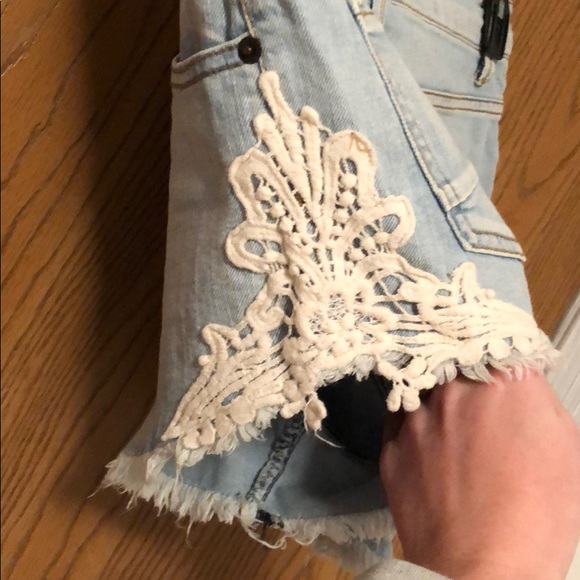 High waisted jean shorts - Picture 3 of 3